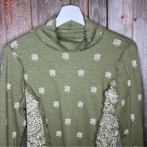 Anthropologie Pilcro Turtleneck Cotton-Slub Top Green Motif Bandana Print Medium - Picture 5 of 12